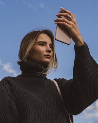 Lena, 25