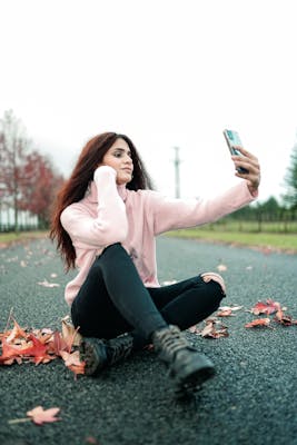 Lena, 25